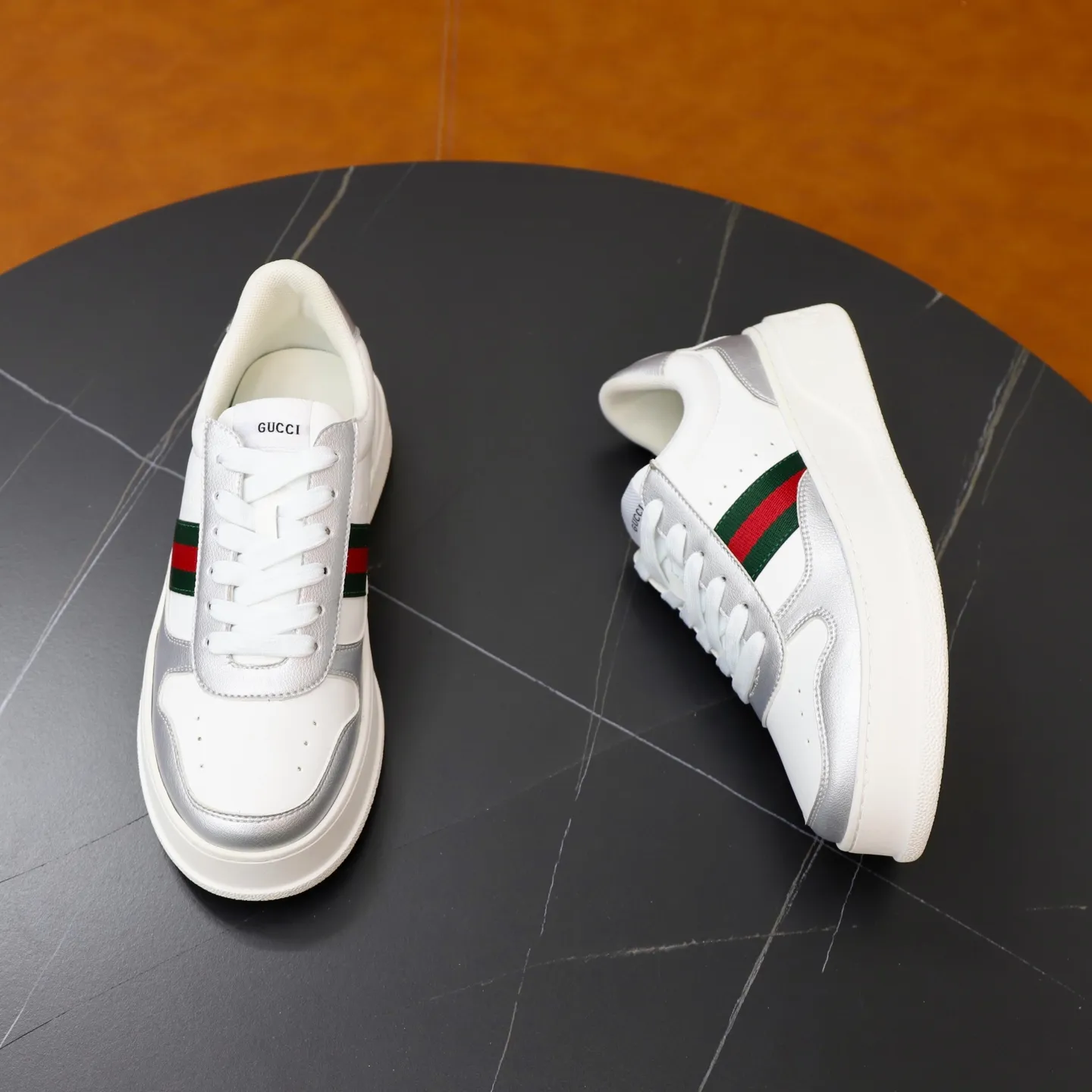 Ex-factory price: 400💰🙅‍♂️🙅‍♂️🙅‍♂️ Brand: GUCCI Standard code: 38-44 (45 customized) Grade: Same as the official website Material: Original leather stitching brand cloth Comfortable and breathable sheepskin lining Lightweight and wear-resistant outsole Style category: Men's fashionable casual shoes Sports shoes Distinguished luxury brand elements Top luxury Color: actual picture color